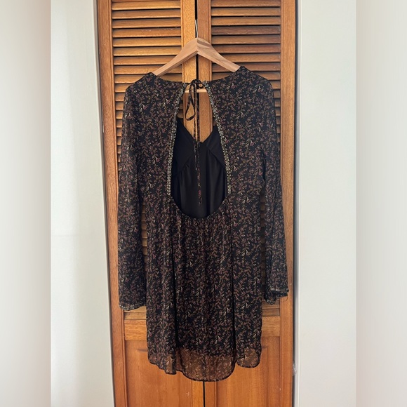 Flowy Floral Backless Dress - Picture 6 of 6